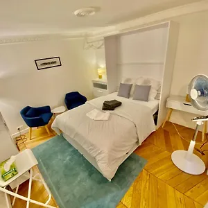 https://montmartre-studio-tres-bien-localis.fr-paris.fr