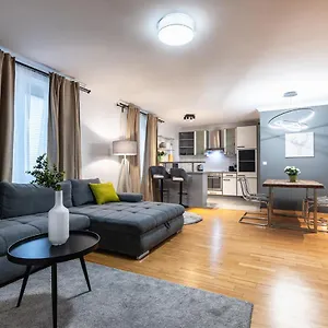 https://central-living-in-modern-and-spacious-apartment.vienna-besthotels.com